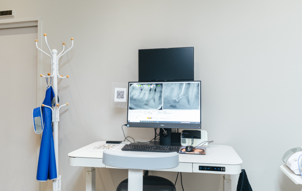 traitement canal paris dent morte Diagnostic Dentiste Dr Attuil Régis | Endodontie à Paris 17