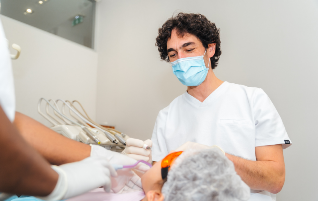 Urgence dentaire à Paris 17 Dentiste Dr Attuil Régis | Endodontie à Paris 17